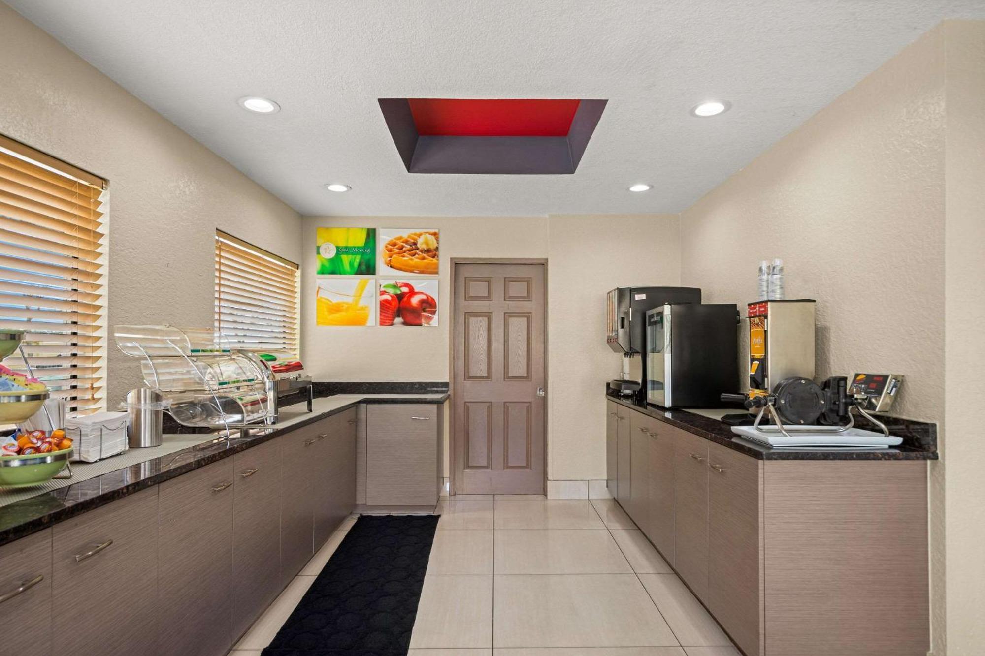 Quality Inn Sarasota I-75 Vamo Exterior photo