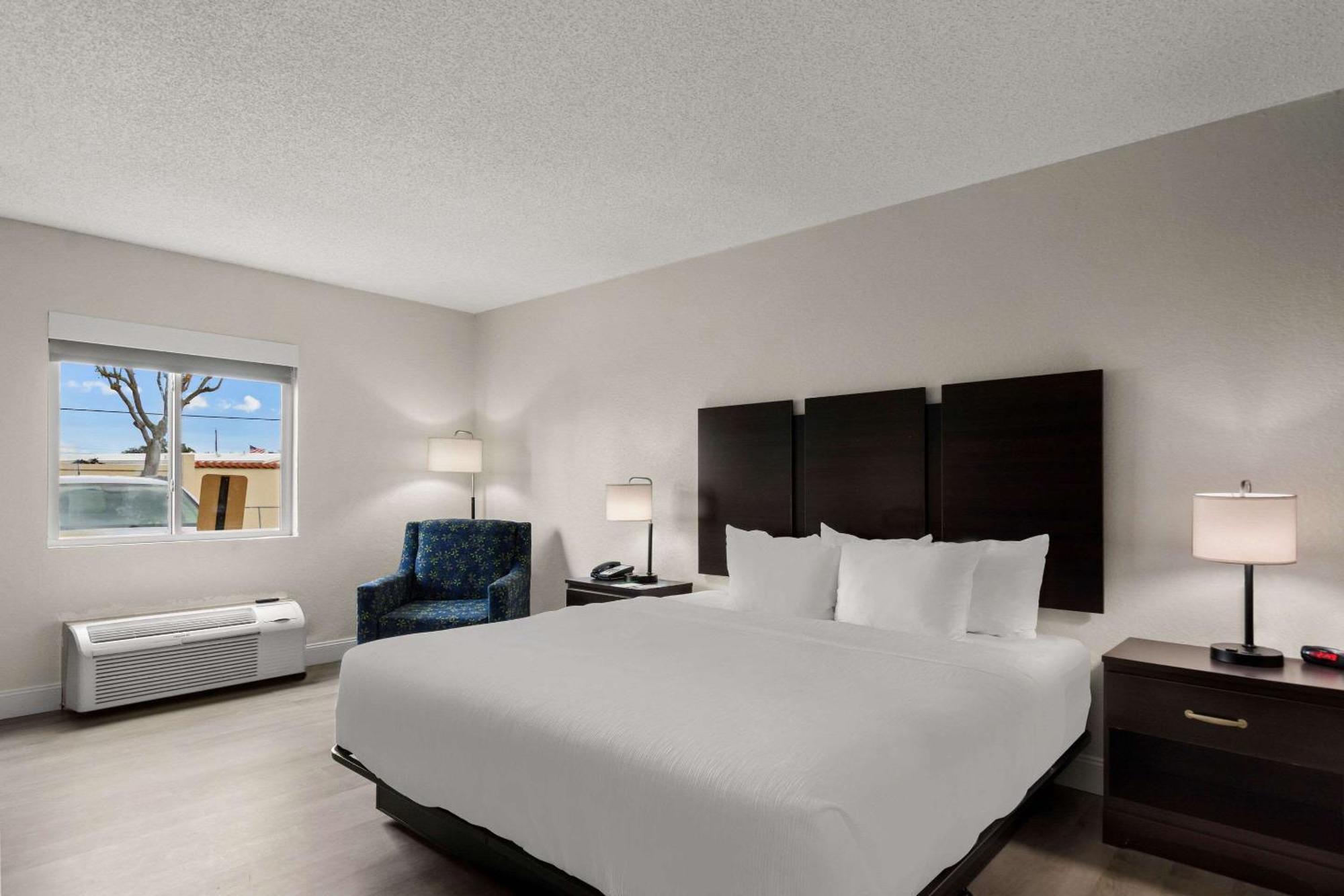Quality Inn Sarasota I-75 Vamo Exterior photo