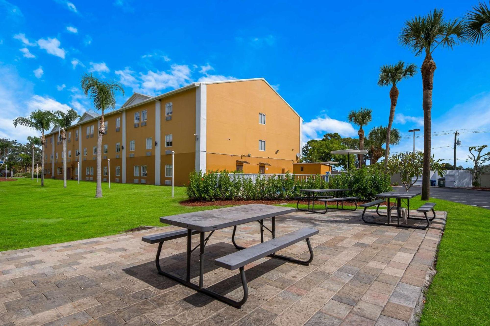 Quality Inn Sarasota I-75 Vamo Exterior photo