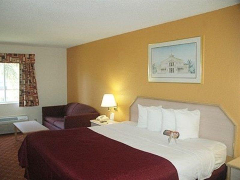 Quality Inn Sarasota I-75 Vamo Exterior photo