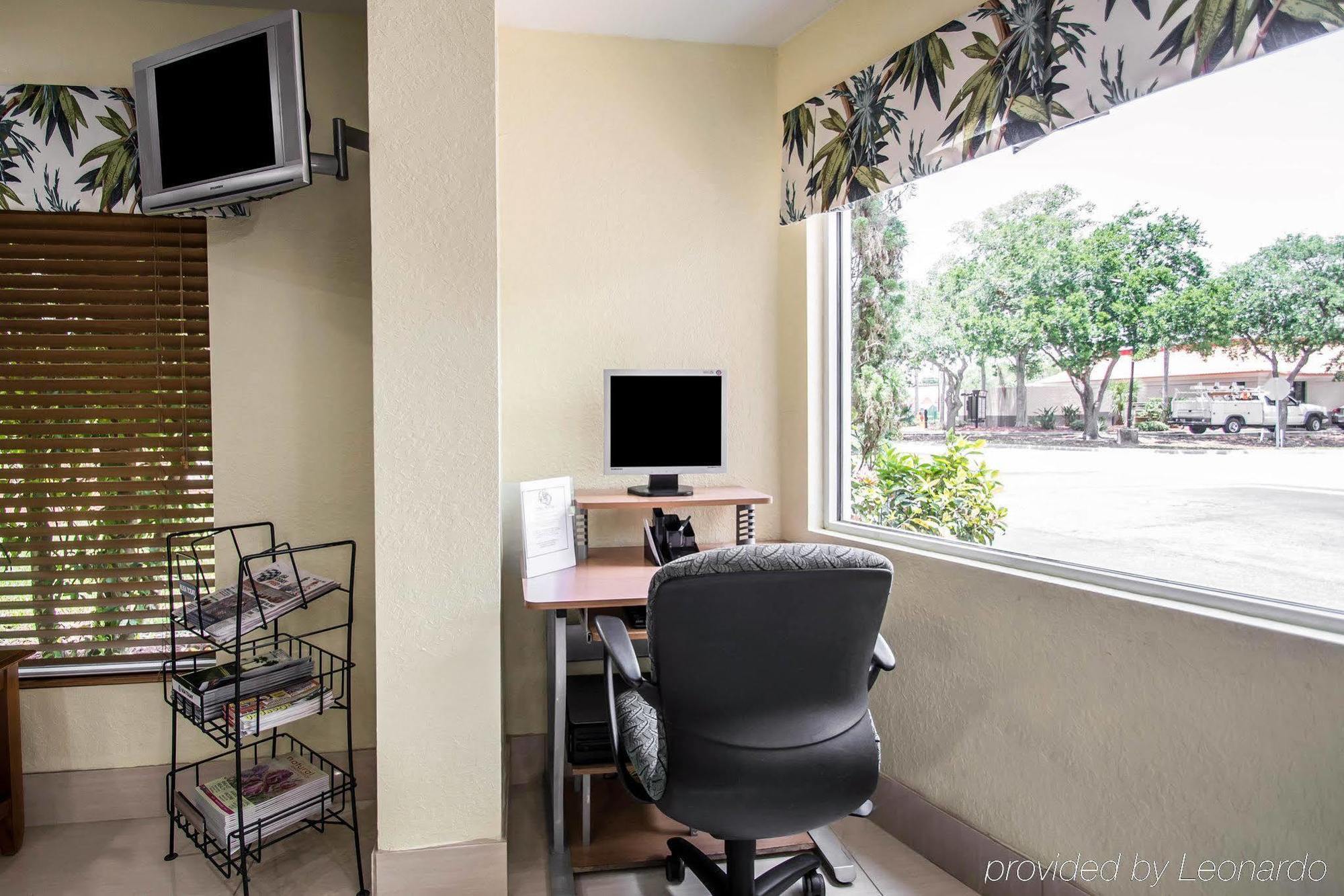 Quality Inn Sarasota I-75 Vamo Exterior photo